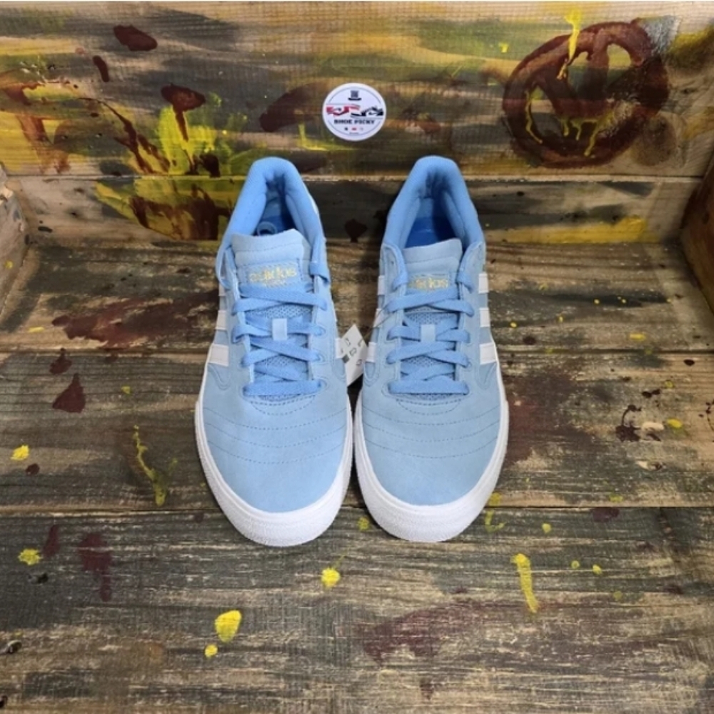 Men sports shoes